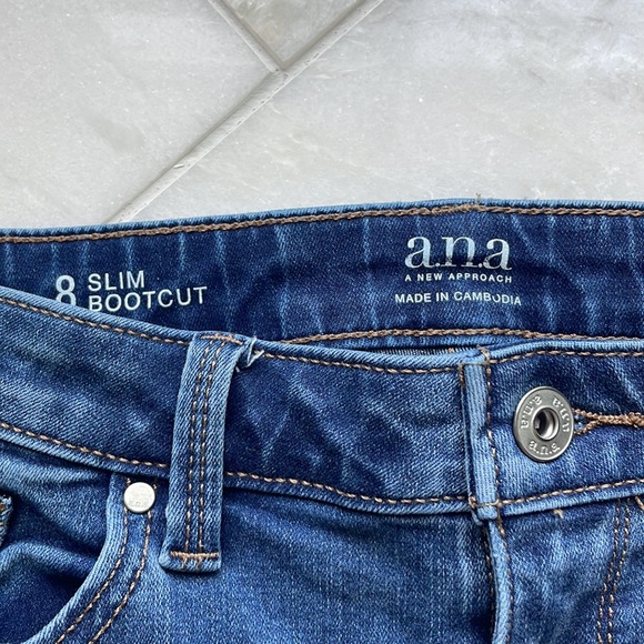 A.n.a. Jeans in VGUC. Size 8 - Picture 3 of 6